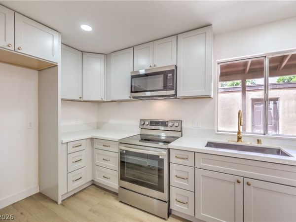 513 Starfire Place , Las Vegas, NV 89107