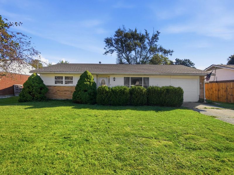 321 Mumford Drive, Troy, OH 45373 Photo 2