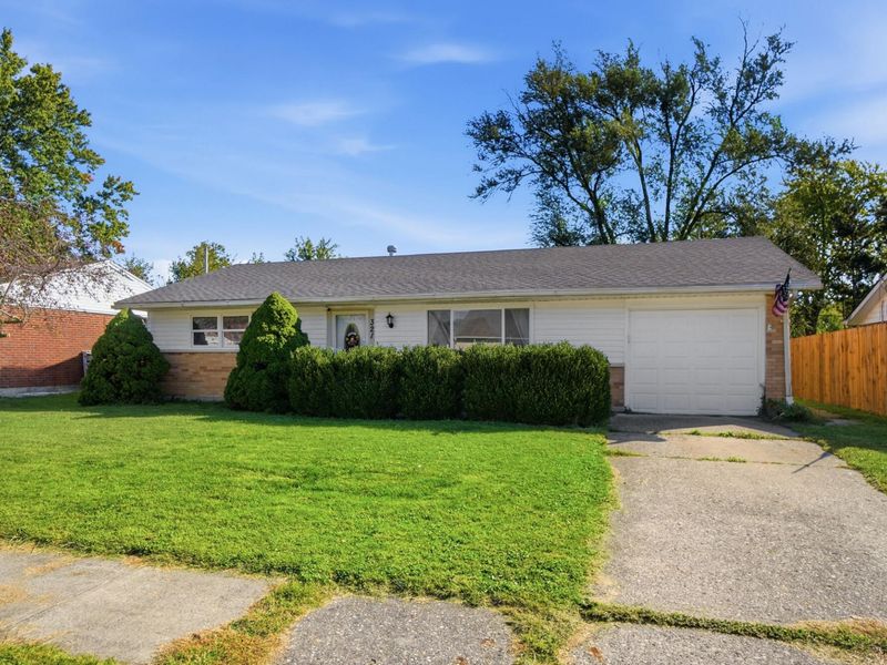 321 Mumford Drive, Troy, OH 45373 Photo 3