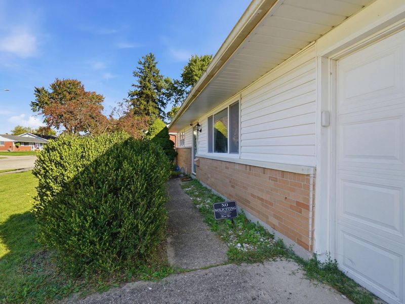 321 Mumford Drive, Troy, OH 45373 Photo 4