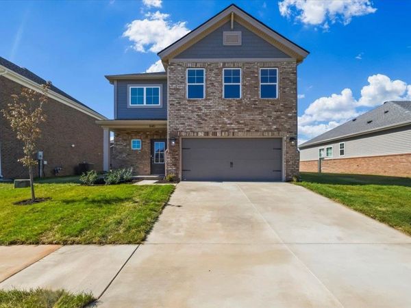 640 Big Leaf Avenue , Bowling Green, KY 42104
