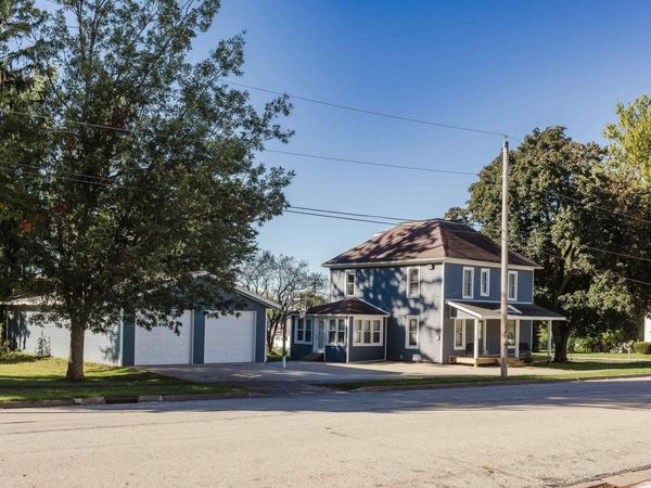420 W Woodward Avenue, Livingston, WI 53554