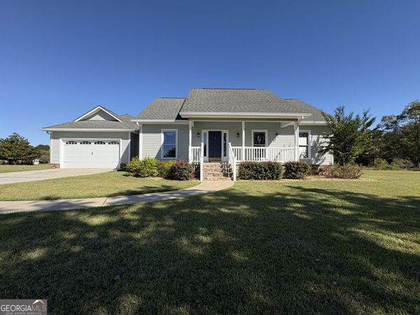 284 Kewanee Drive, Byron, GA 31008