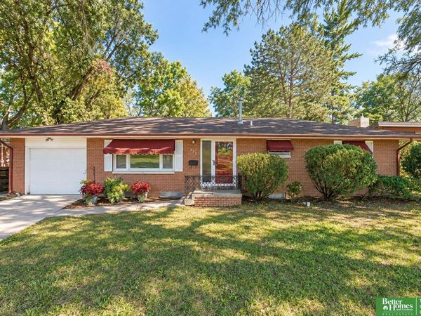 332 S 50th Street, Lincoln, NE 68510