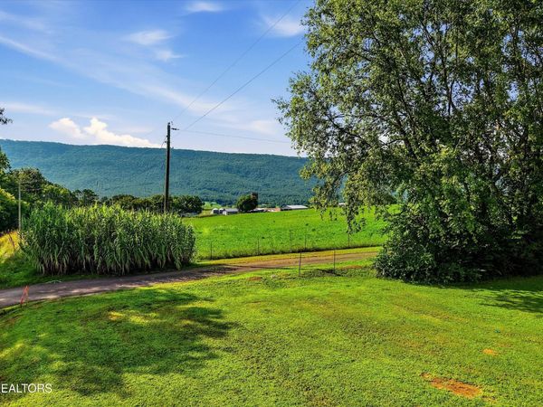 2 County Road 882 , Unit 2, Etowah, TN 37331