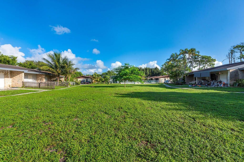 4953 Freedom Circle, Unit 302, Lake Worth, FL 33462 Photo