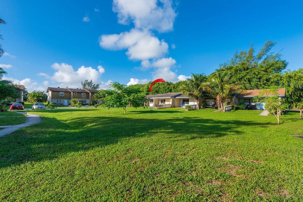 4953 Freedom Circle, Unit 302, Lake Worth, FL 33462 Photo