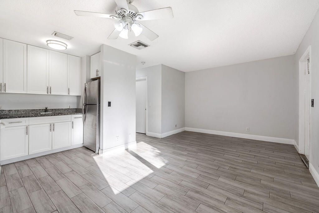4953 Freedom Circle, Unit 302, Lake Worth, FL 33462 Photo