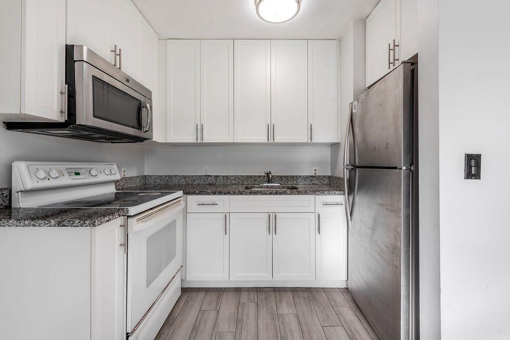 4953 Freedom Circle, Unit 302, Lake Worth, FL 33462 Photo