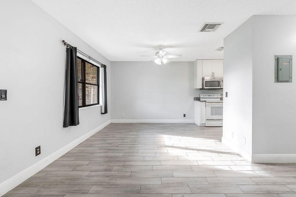 4953 Freedom Circle, Unit 302, Lake Worth, FL 33462 Photo