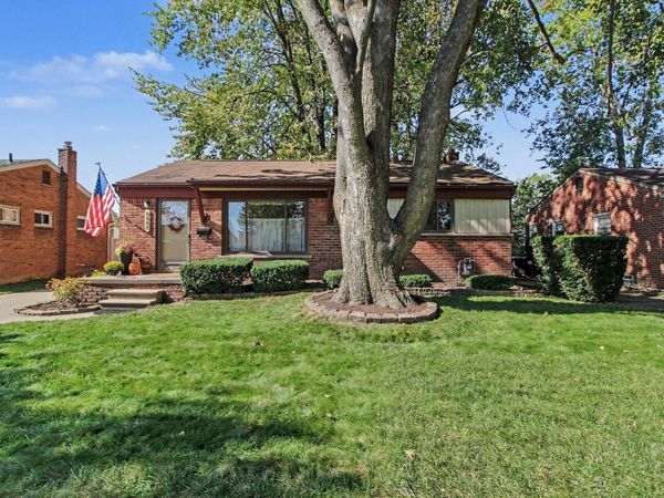 9885 Milburn Street, Livonia, MI 48150