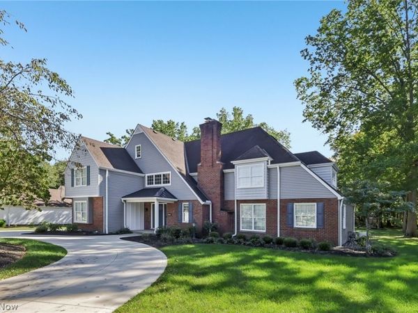 27473 Dellwood Drive , Westlake, OH 44145