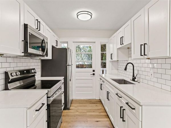1153 34TH AVENUE N, Unit 11, ST PETERSBURG, FL 33704