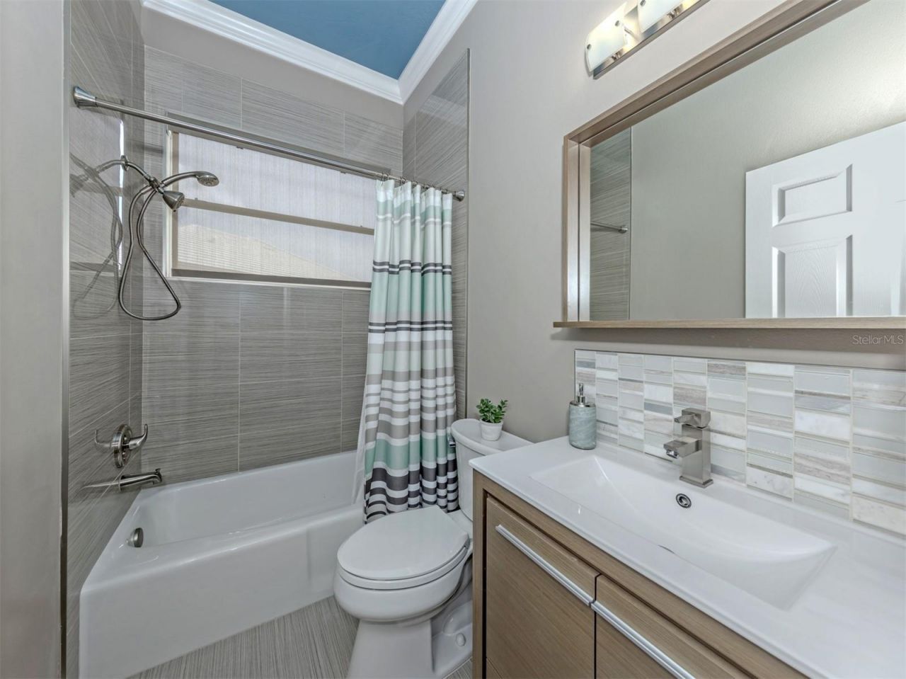 565 Fallbrook Drive , Venice, FL 34292 Photo
