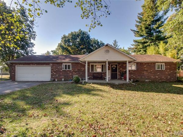 708 E John Street , Bunker Hill, IL 62014