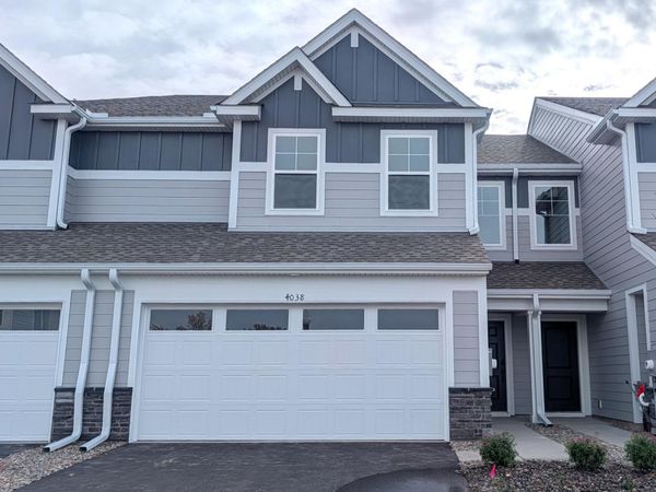 4038 Hayward Avenue N, Oakdale, MN 55128