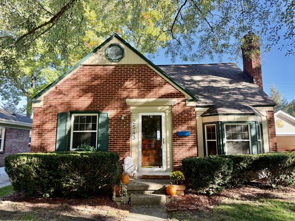 2543 Richards Drive SE, East Grand Rapids, MI 49506