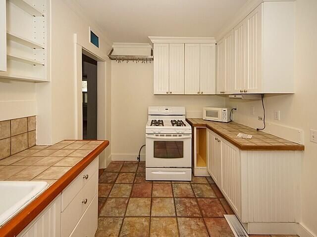 486 Woodland Shores Road Photo 11