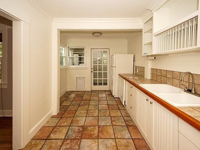 486 Woodland Shores Road Photo 12