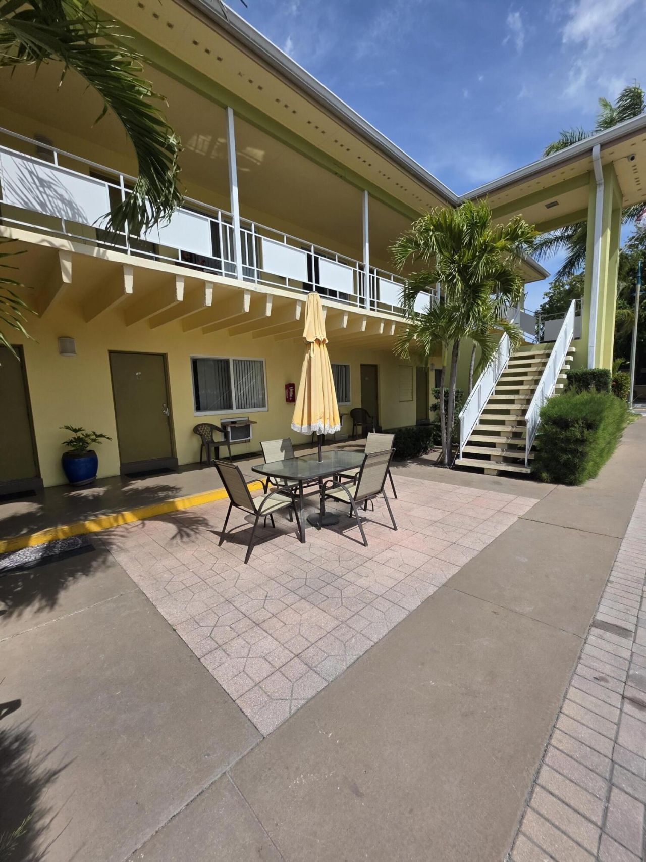 911 N Federal Highway, Unit 101, Lake Worth Beach, FL 33460 Photo