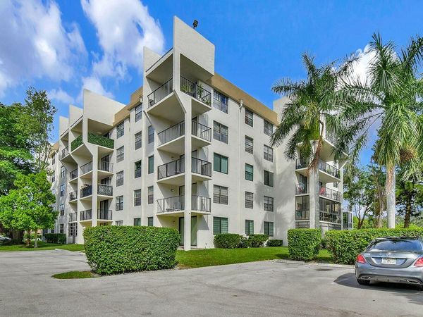 6190 Woodlands Boulevard, Unit 107, Tamarac, FL 33319