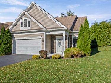 31 Silverwood Circle, East Rochester, NY 14445
