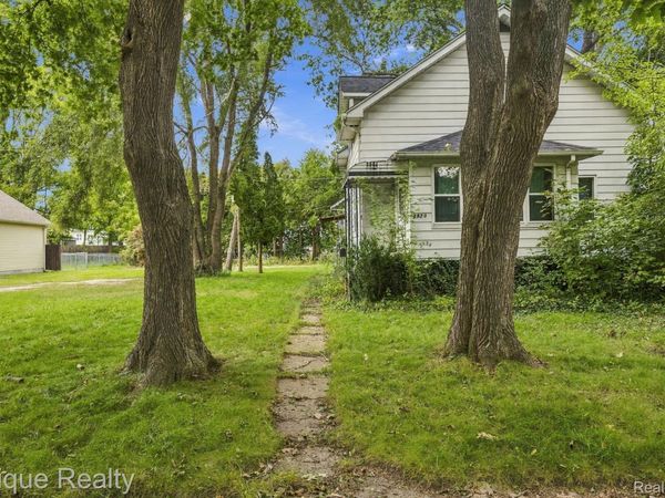 2823 Sturges Street, Port Huron, Mi 48060