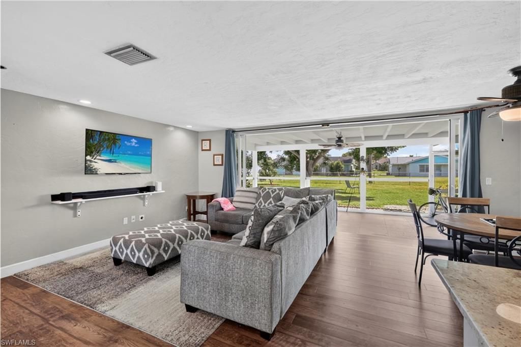 4015 SE 1st Pl, Cape Coral, FL 33904 Photo