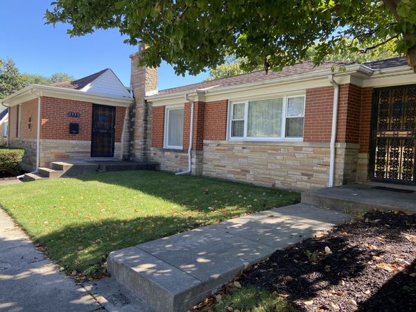 3333 W 102 Street , Evergreen Park, IL 60805