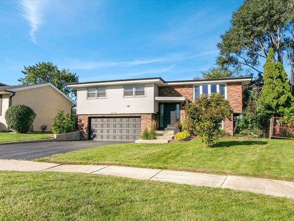 9248 S 89th Avenue , Hickory Hills, IL 60457