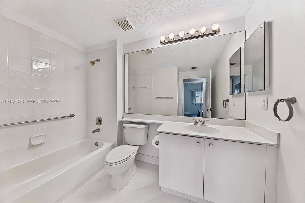7623 Southampton Ter , Unit 206, Tamarac, FL 33321 Photo