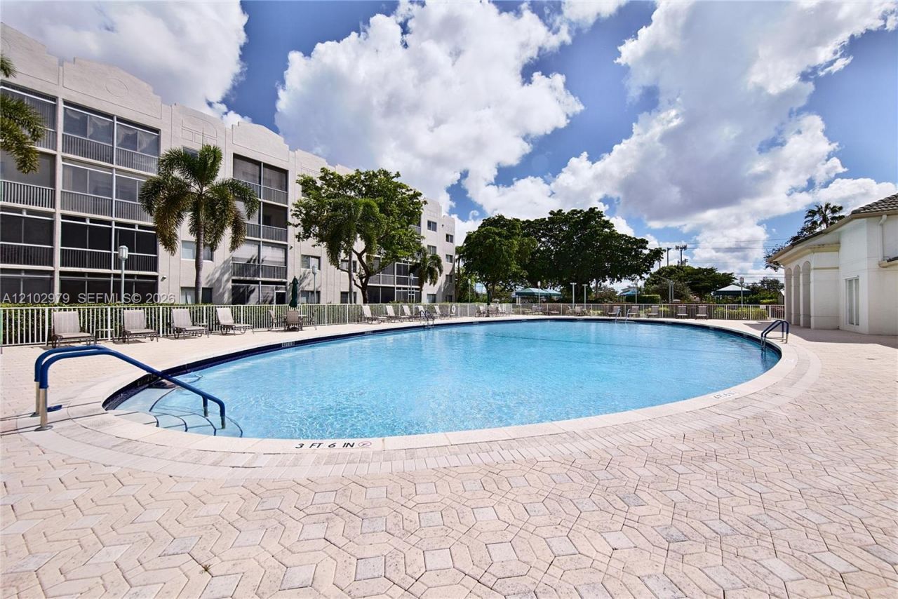 7623 Southampton Ter , Unit 206, Tamarac, FL 33321 Photo