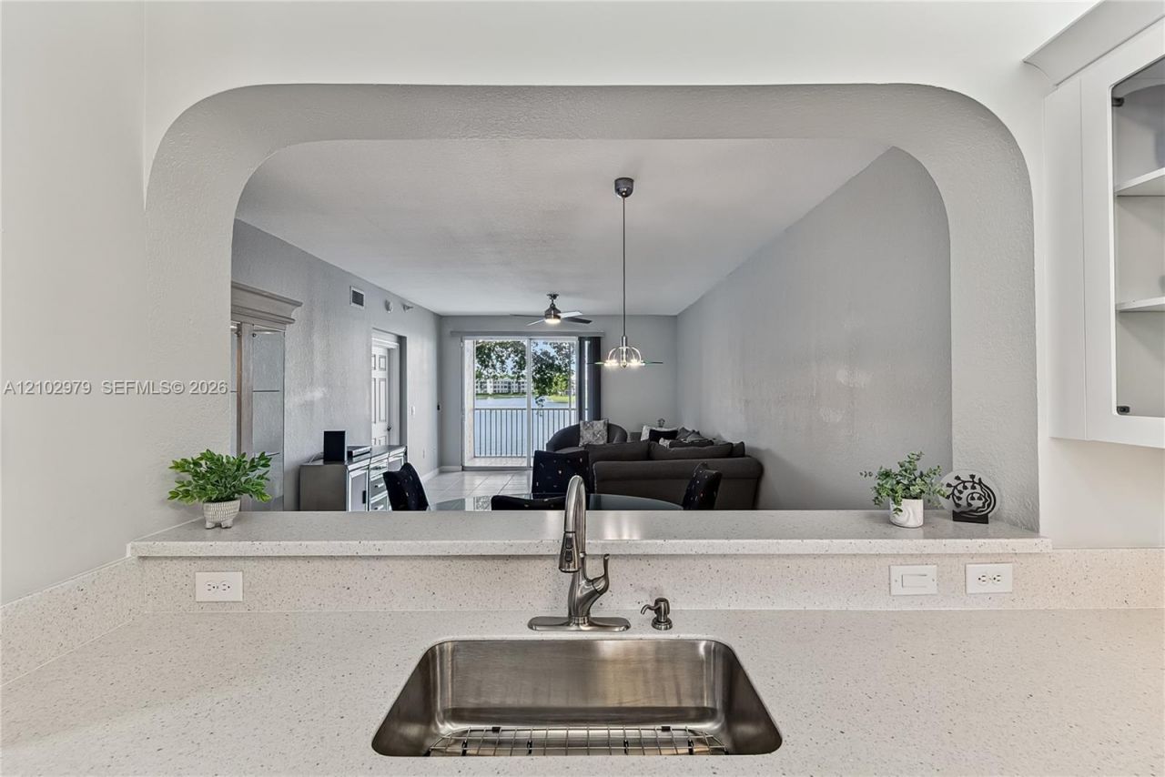7623 Southampton Ter , Unit 206, Tamarac, FL 33321 Photo