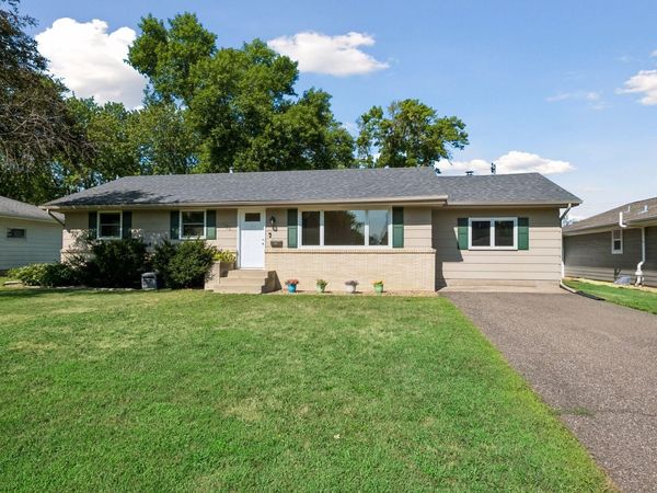 702 Madison Street S, Shakopee, MN 55379