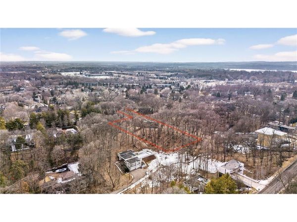 7602 Erie Avenue , Chanhassen, MN 55317