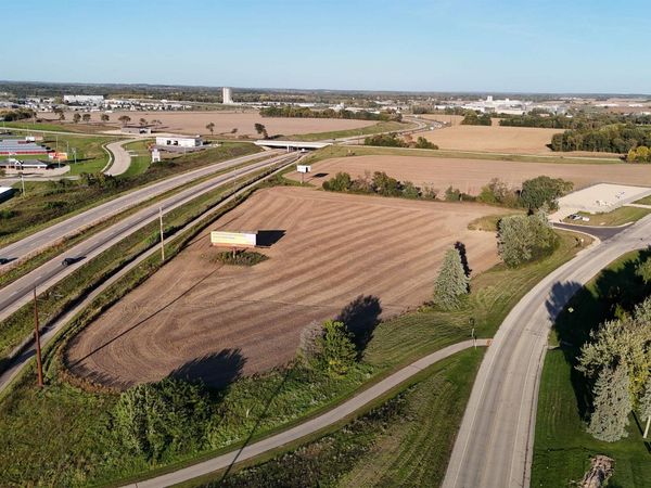 E M-H Townline Road, Milton, WI 53563