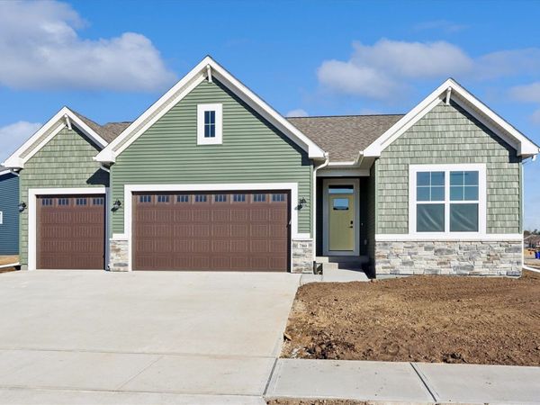 1010 Linden Lane , Ely, IA 52227