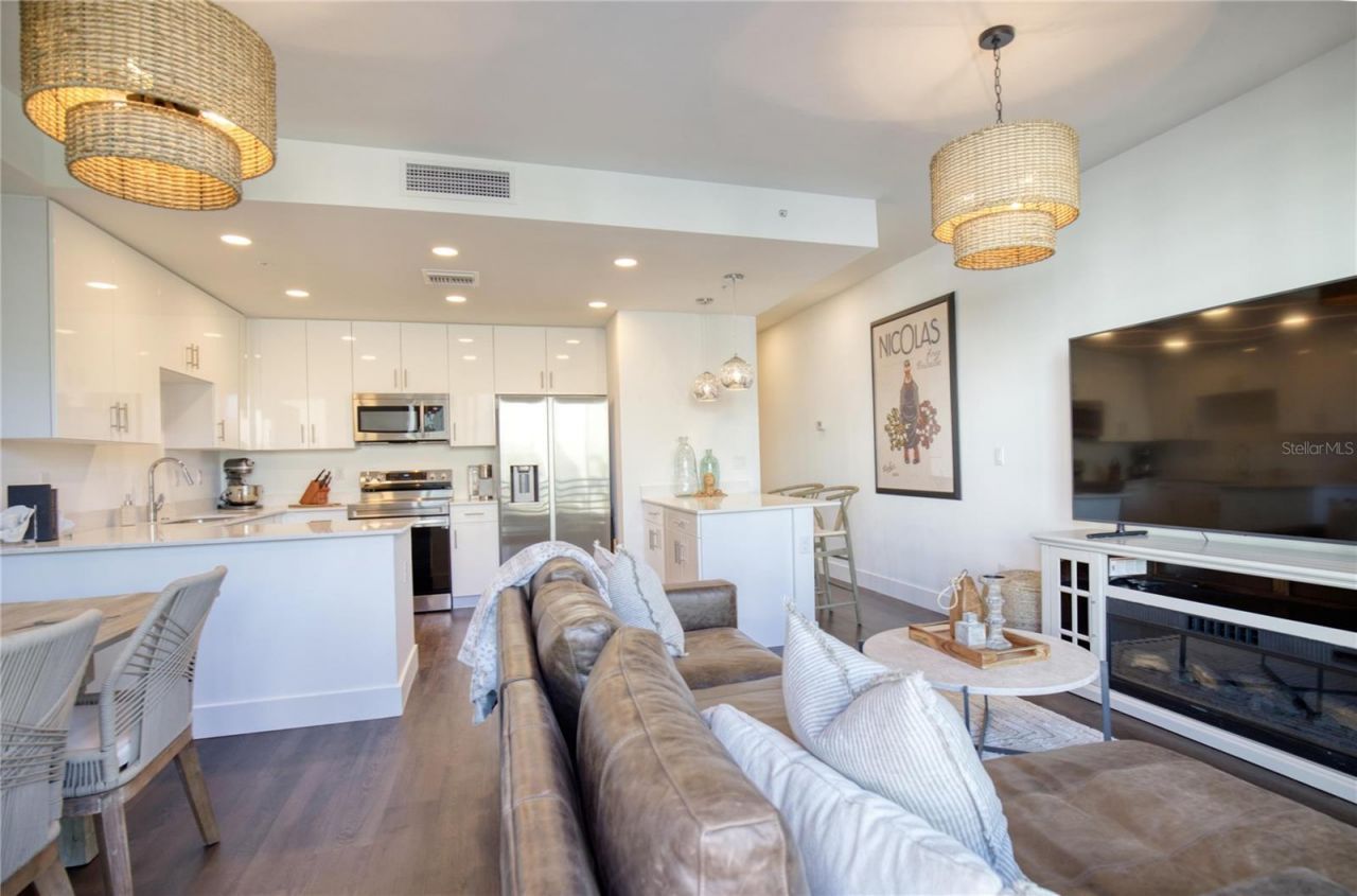 1703 N Tamiami Trail, Unit 203, Sarasota, FL 34234 Photo