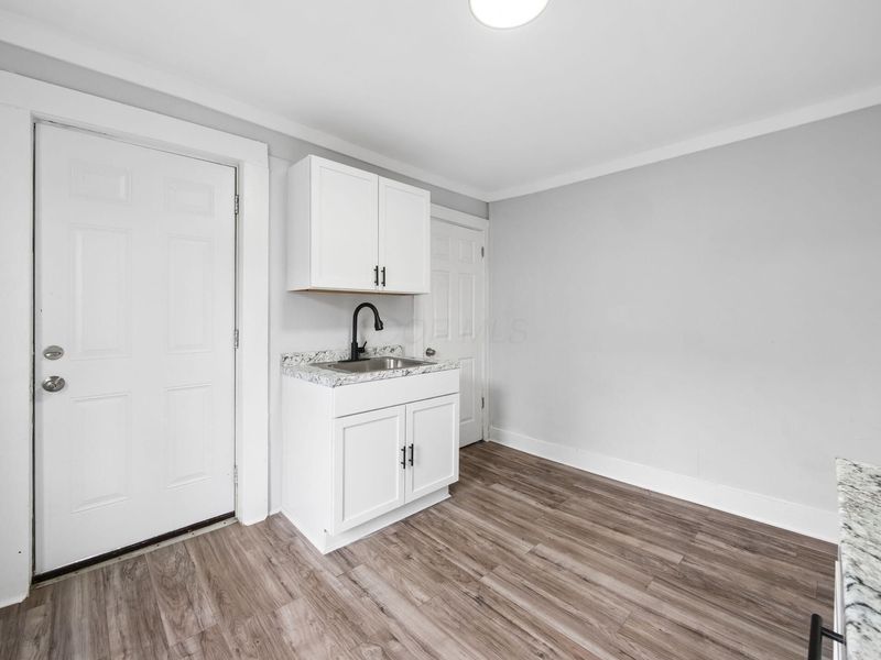 1287 Sullivant Avenue , Columbus, OH 43223 Photo 2