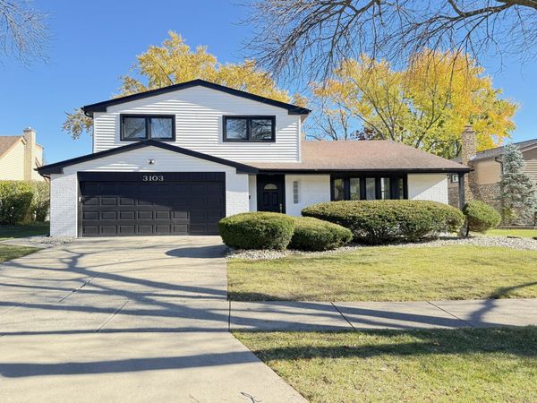 3103 N Wilshire Lane, Arlington Heights, IL 60004