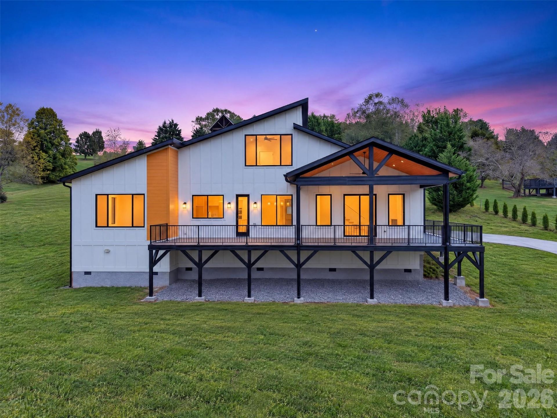 75 Rabbit Ham Road, Leicester, NC 28748 Main Photo