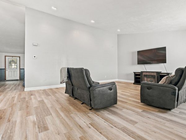 48 Lovering St, Unit 8, Medway, MA 02053