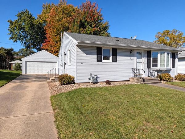 157 N LARK STREET, Oshkosh, WI 54902
