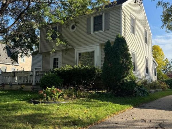 1009 RED OAK LANE, Appleton, WI 54915