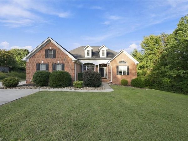 2929 Durham Street , Burlington, NC 27217