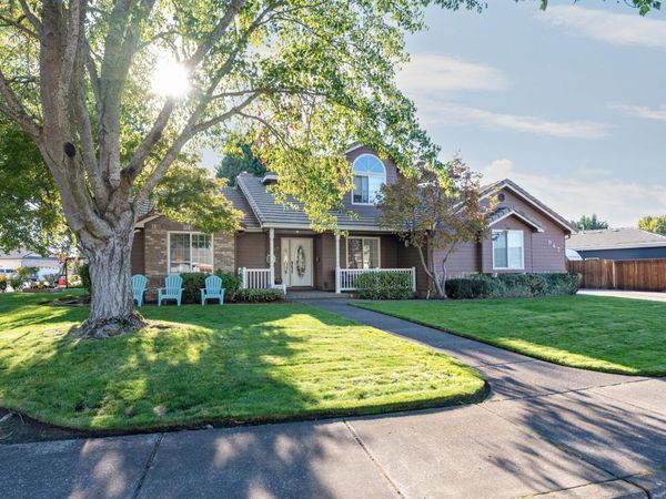 947 Brandon Street, Central Point, OR 97502