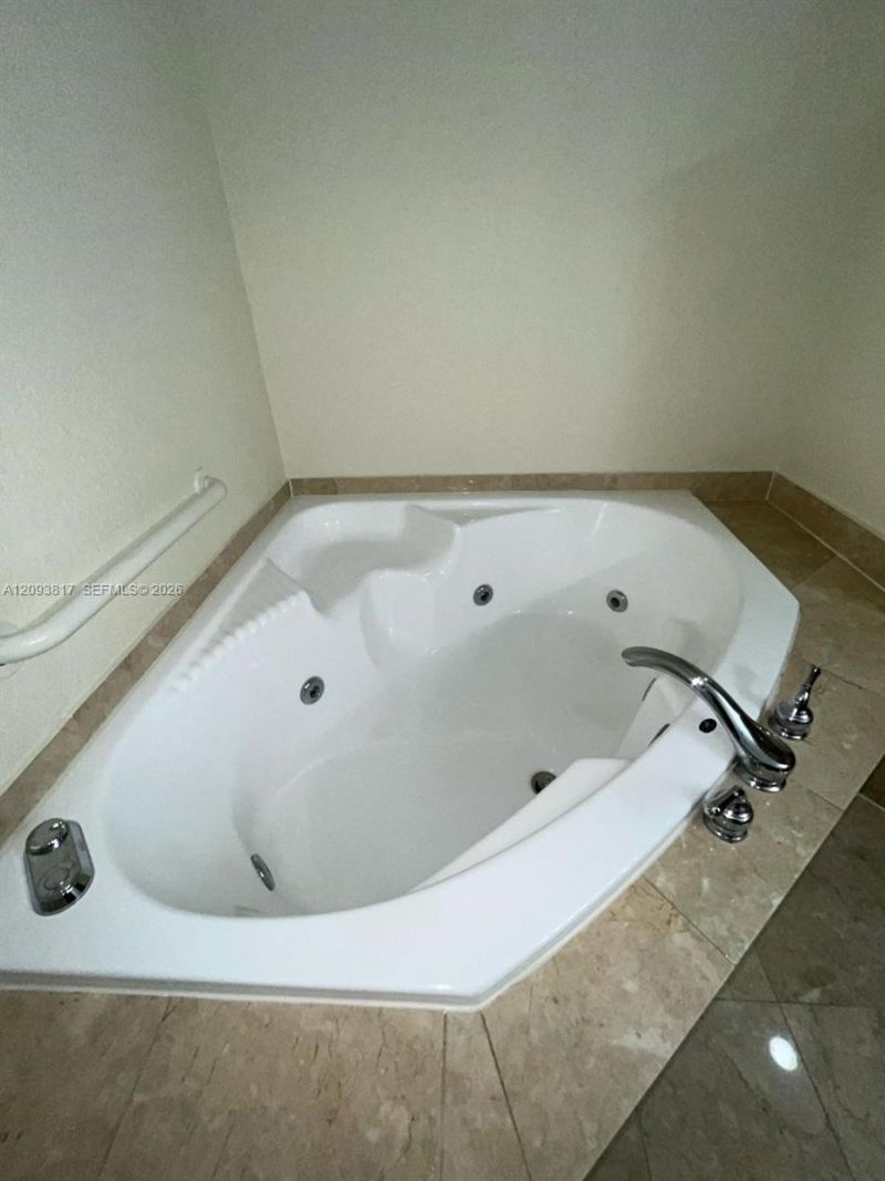 1640 Presidential Way , Unit 103, West Palm Beach, FL 33401 Photo