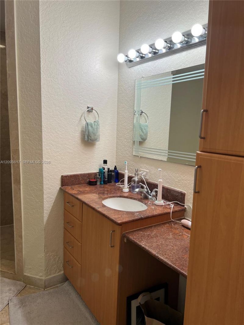 1640 Presidential Way , Unit 103, West Palm Beach, FL 33401 Photo