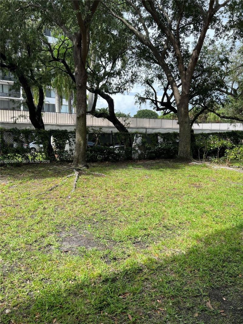 1640 Presidential Way , Unit 103, West Palm Beach, FL 33401 Photo