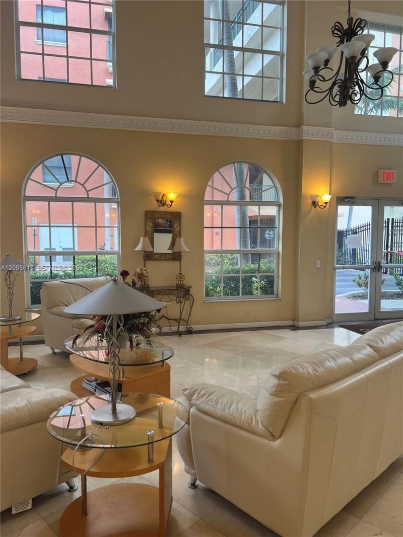 1640 Presidential Way , Unit 103, West Palm Beach, FL 33401 Photo